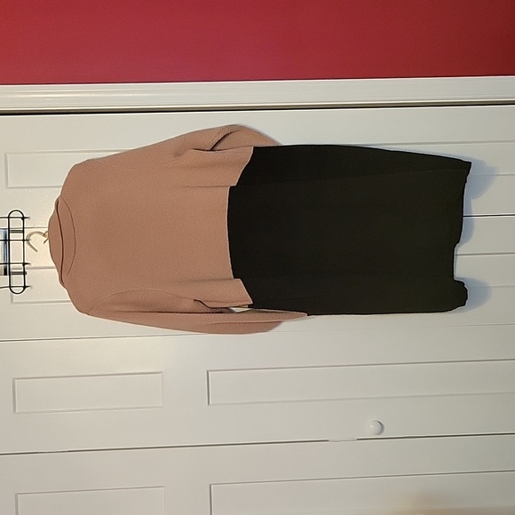 NWT Torrid long cardigan, size 2  Dusty Rose and Black with coordinating buttons - Picture 4 of 6